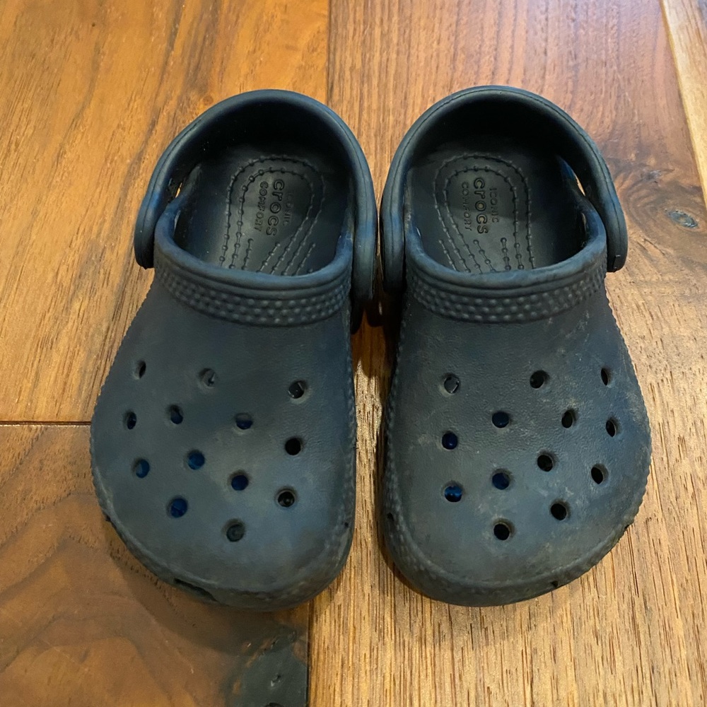 CROCS